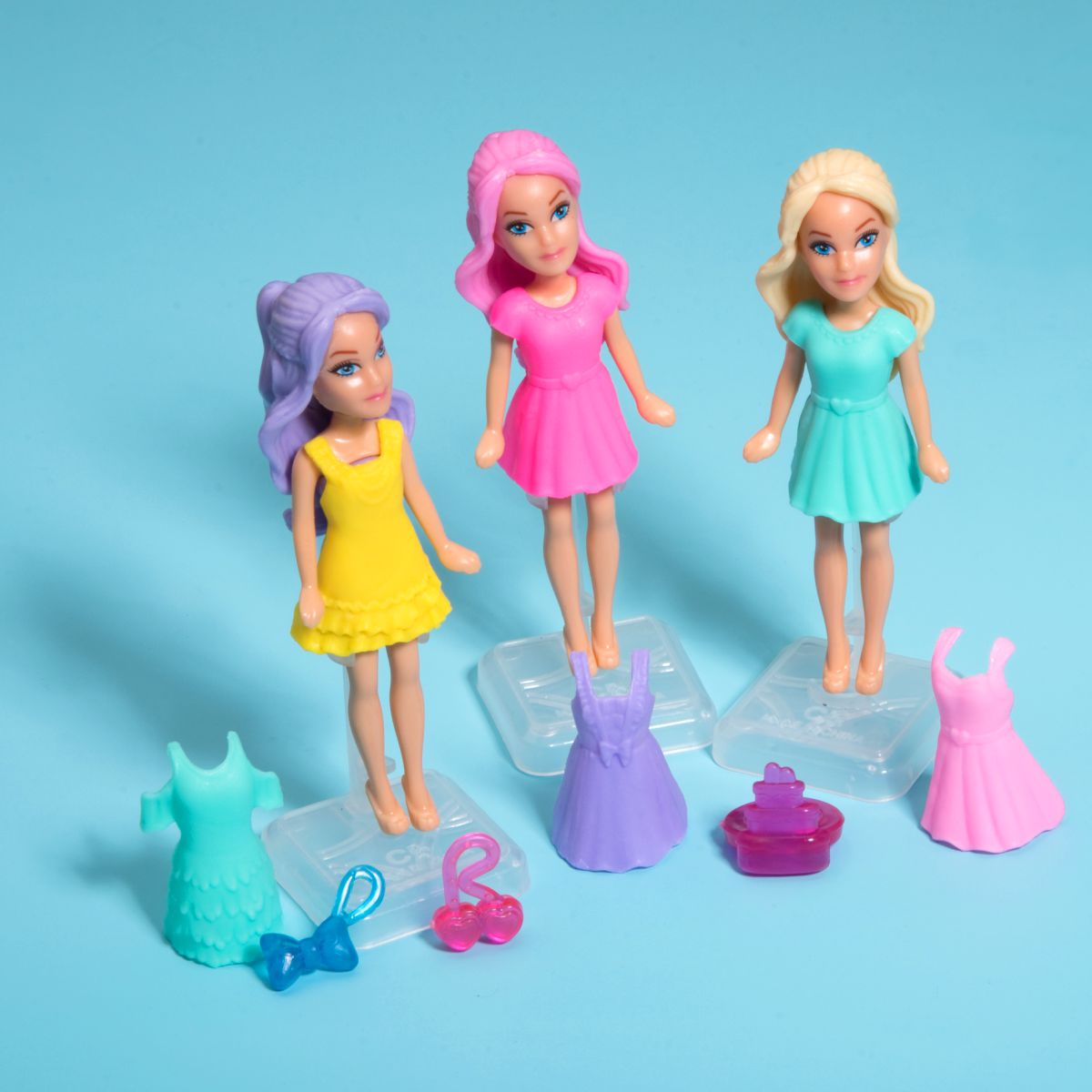 Modepuppen-mit-Accessoires Spielfiguren