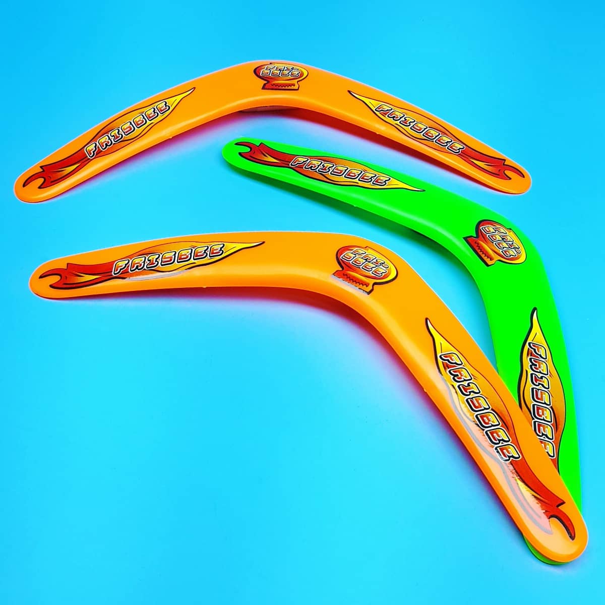 Boomerang-förmige Wurfscheibe fürs Freie