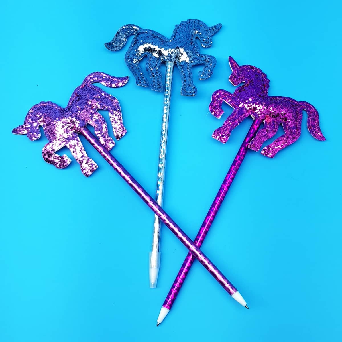 Kugelschreiber Einhorn Stifte mit glitzernden Einhorn-Spitzen und blauer Schriftfarbe