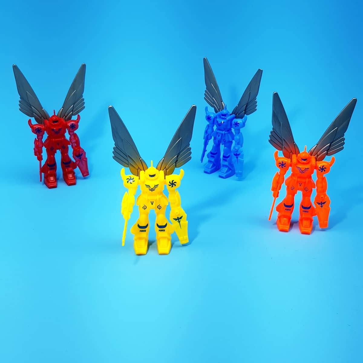 Roboter Science-Fiction-Spielzeugfiguren mit Flügeln